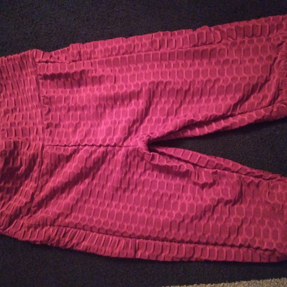 Exercise shorts - Picture 2 of 3